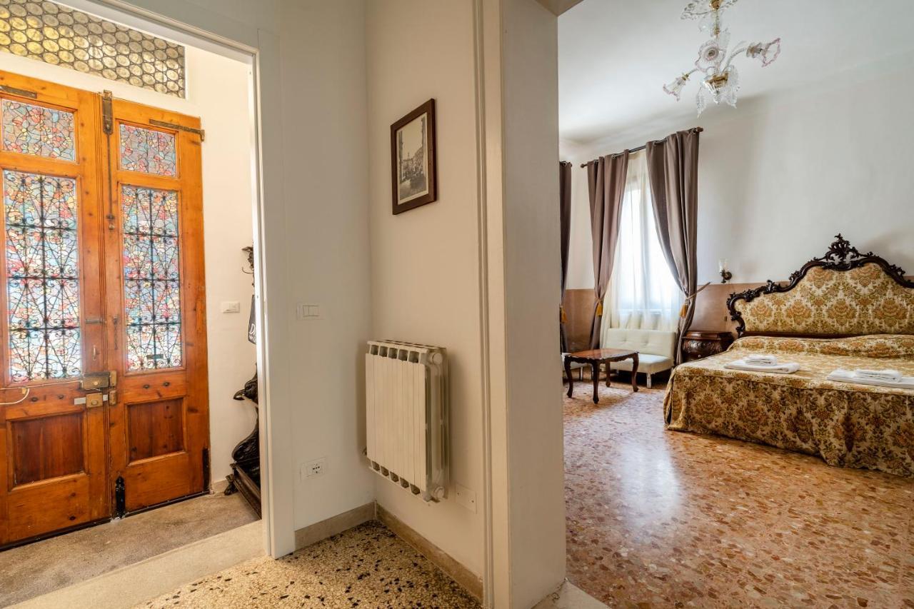 Queen House Venezia Bagian luar foto