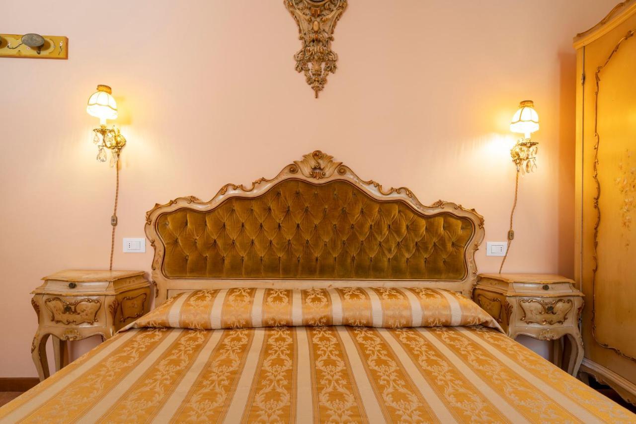 Queen House Venezia Bagian luar foto