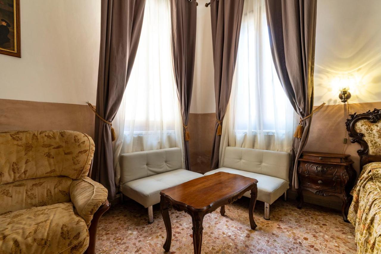 Queen House Venezia Bagian luar foto