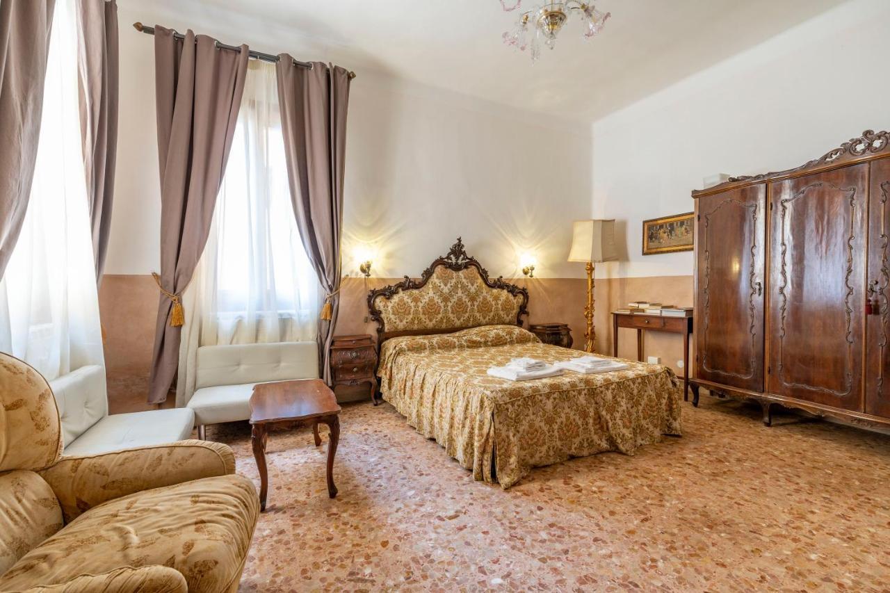Queen House Venezia Bagian luar foto