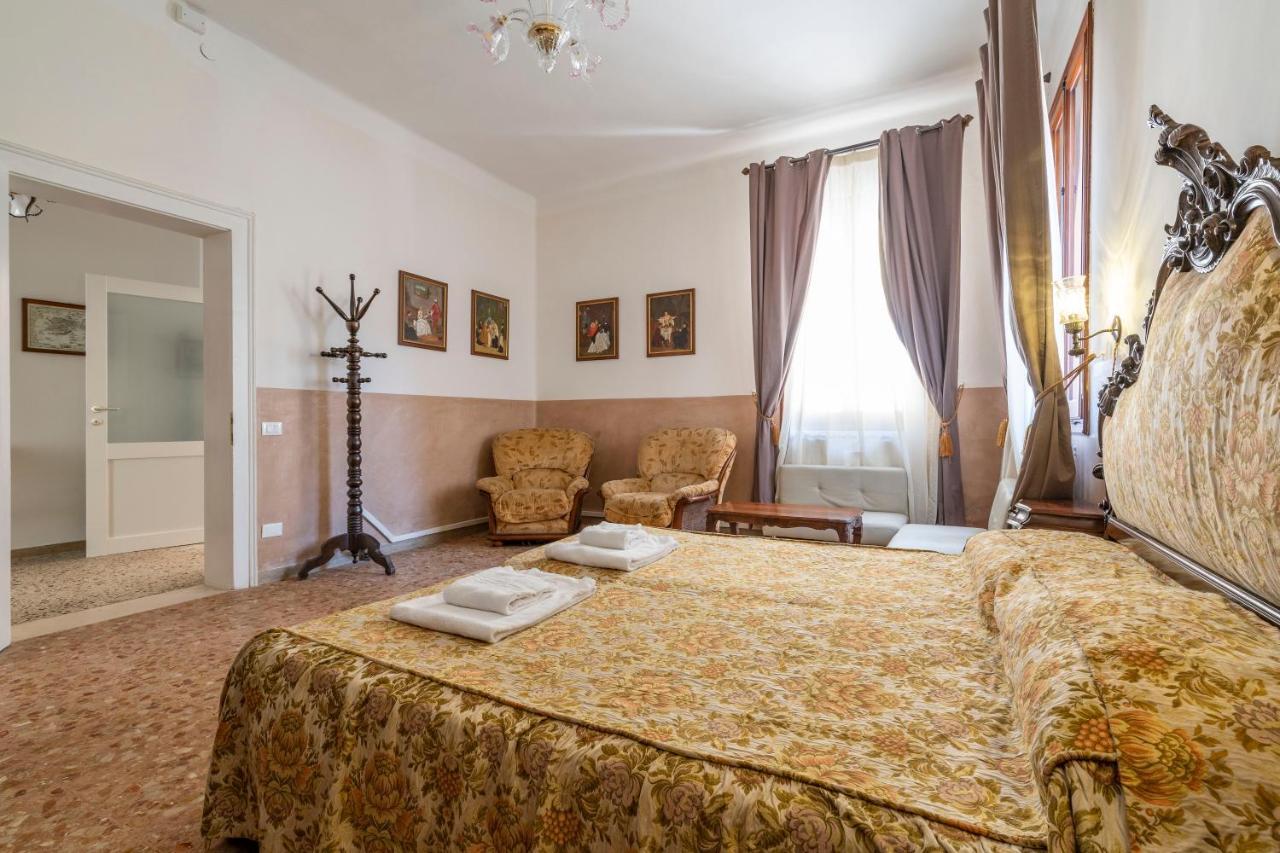 Queen House Venezia Bagian luar foto