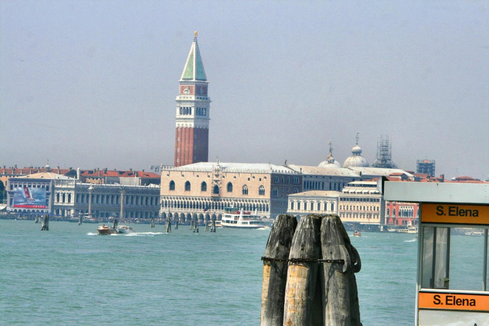 Queen House Venezia Bagian luar foto
