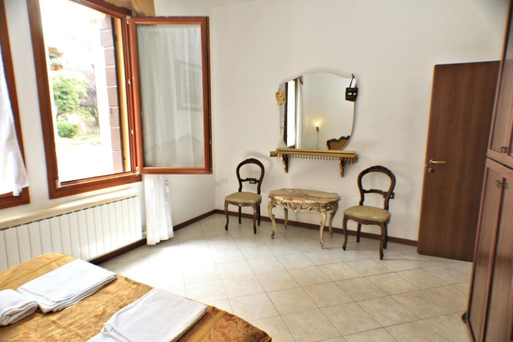 Queen House Venezia Ruang foto
